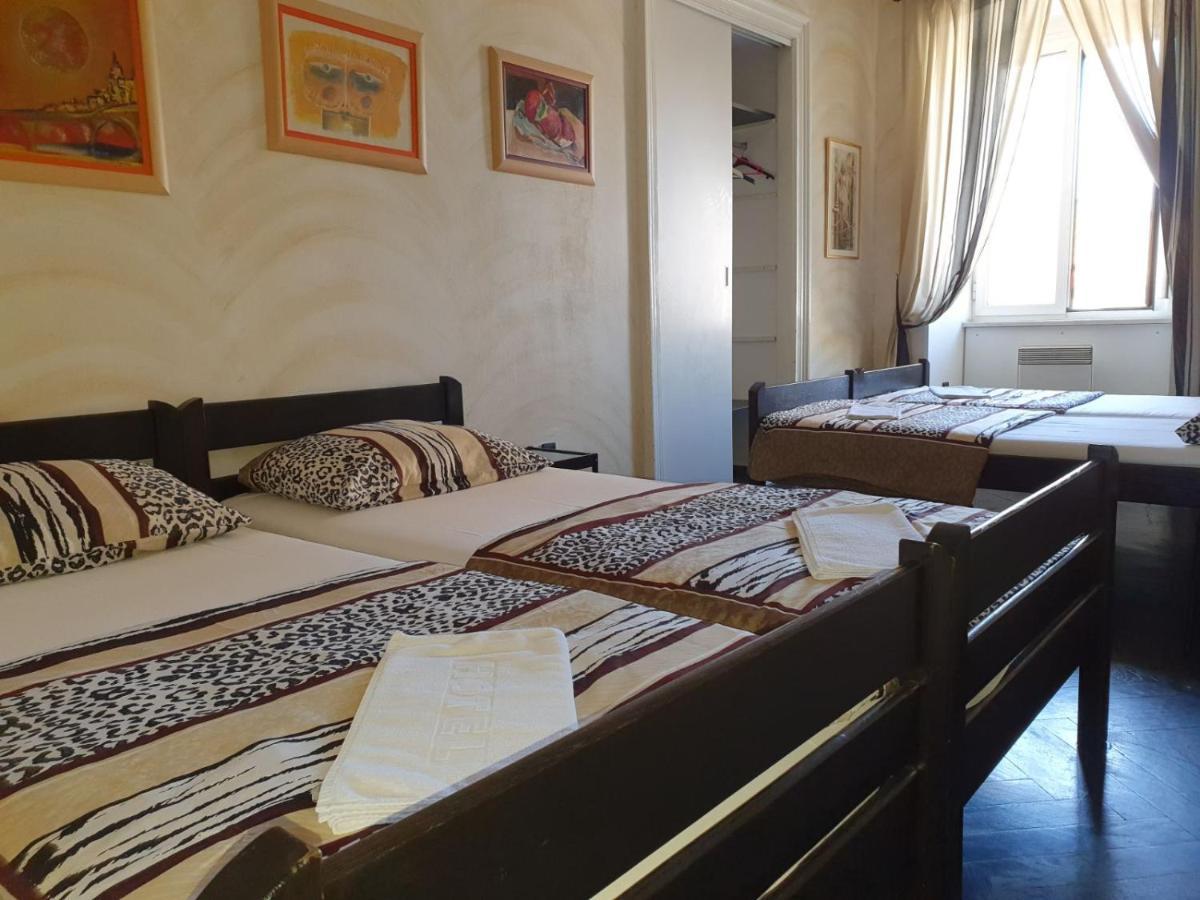 Hostel Morcic Ri ริเยกา ภายนอก รูปภาพ